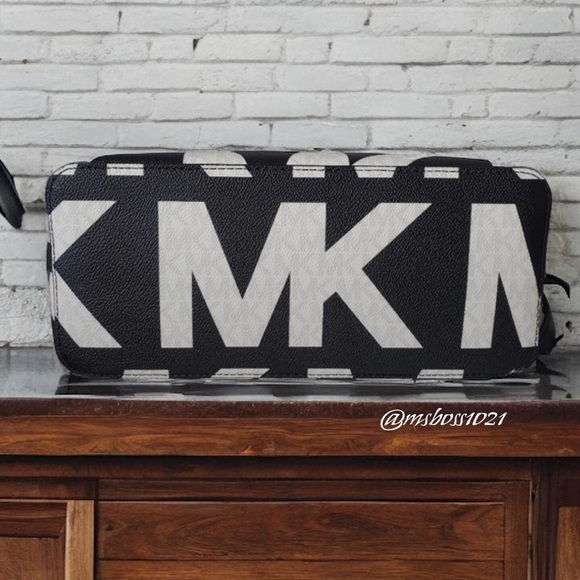 Michael Kors Cindy Logo Backpack in Black & White + Black 2-N-1 Wallet NWT - Picture 6 of 13